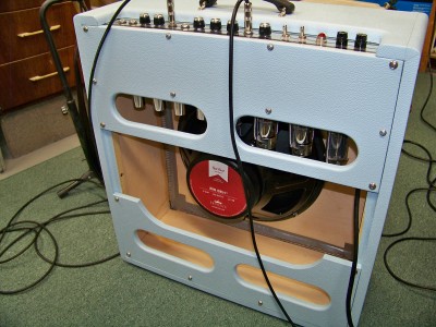 Supro Clone Amp in Baby Blue Narrow Panel Cab