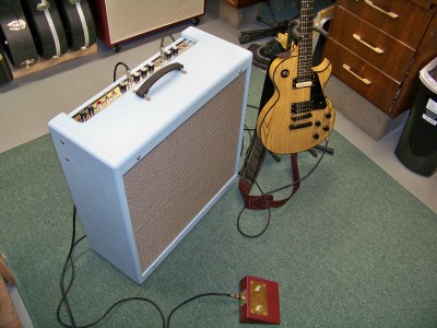 Supro Clone Amp in Baby Blue Narrow Panel Cab